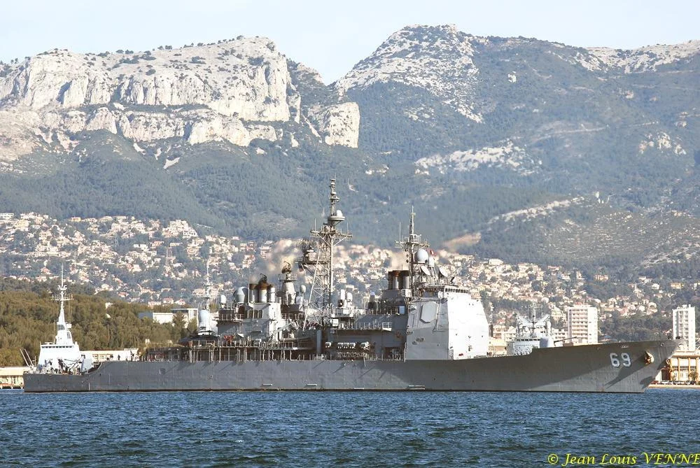 Le croiseur Vicksburg quitte Toulon