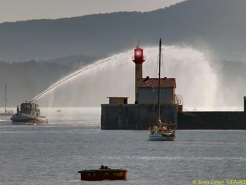 Le Bélem est accueilli à Toulon par la marine nationale