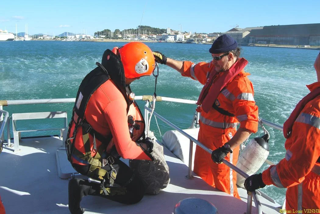 Le plongeur de l'hélicoptère