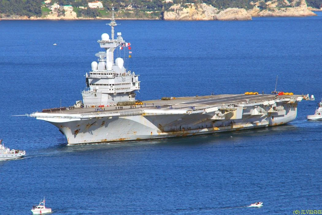 Le porte-avions Charles de Gaulle rentre de la mission Agapanthe