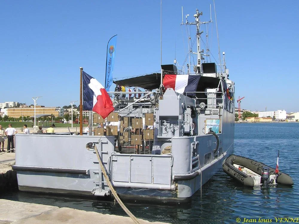 Le Bâtiment Base de Plongeurs Démineurs Pluton