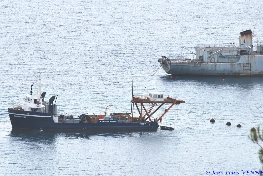 Le Castor 02 relève les ancres et les chaînes de la Rance et du Cdt Rivière