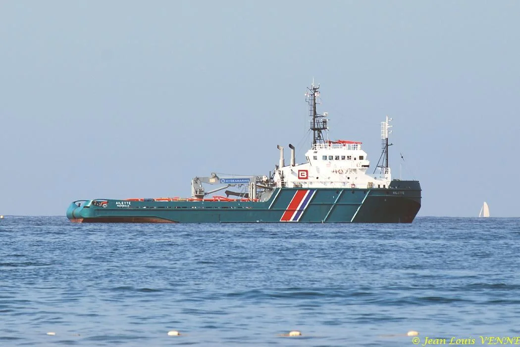 L'Ailette se tient au large en cas de besoin