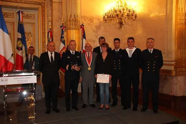 La CIFUSIL de l’Ile-Longue reçoit le prix du « lien Armées-Nation » des trophées « Civisme et Défense »