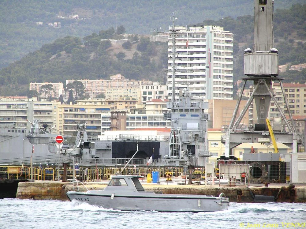 L'Ouragan est entré en cale sèche