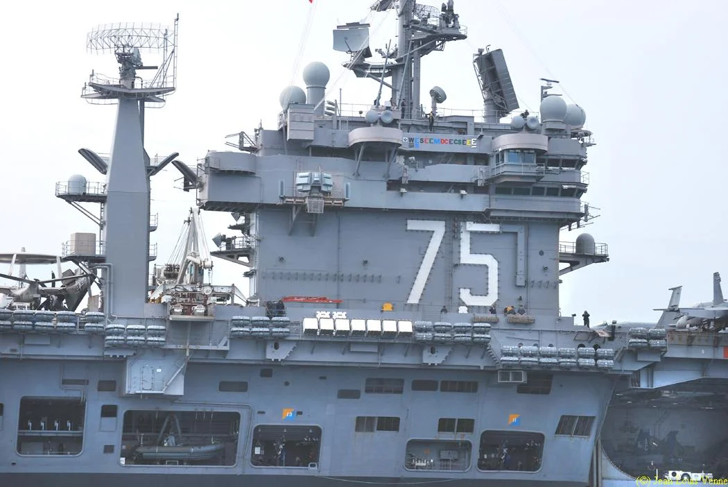 Le porte-avions USS Harry Truman