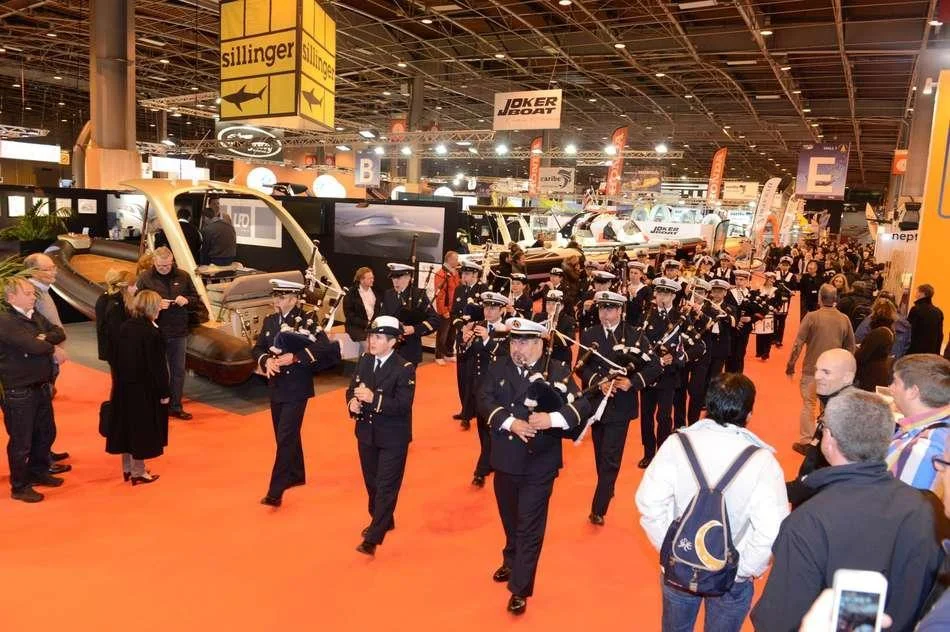 Le bagad de St-Mandrier au salon nautique