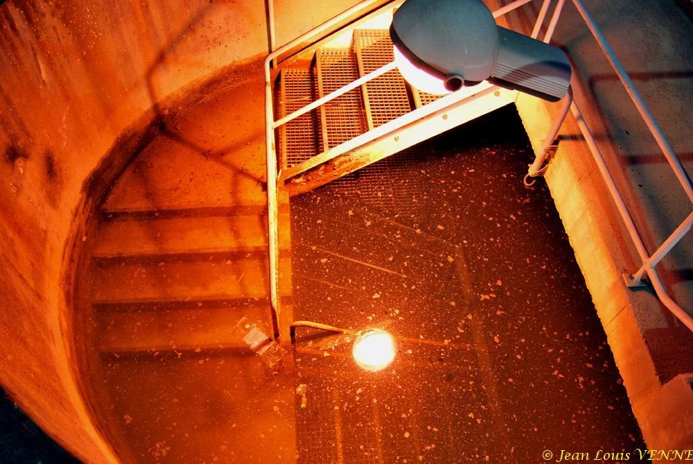 Le Charles de Gaulle sort du bassin