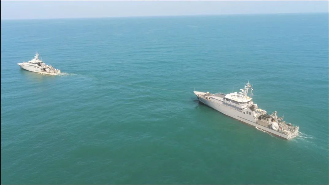 Les patrouilleurs la Résolue et la Confiance