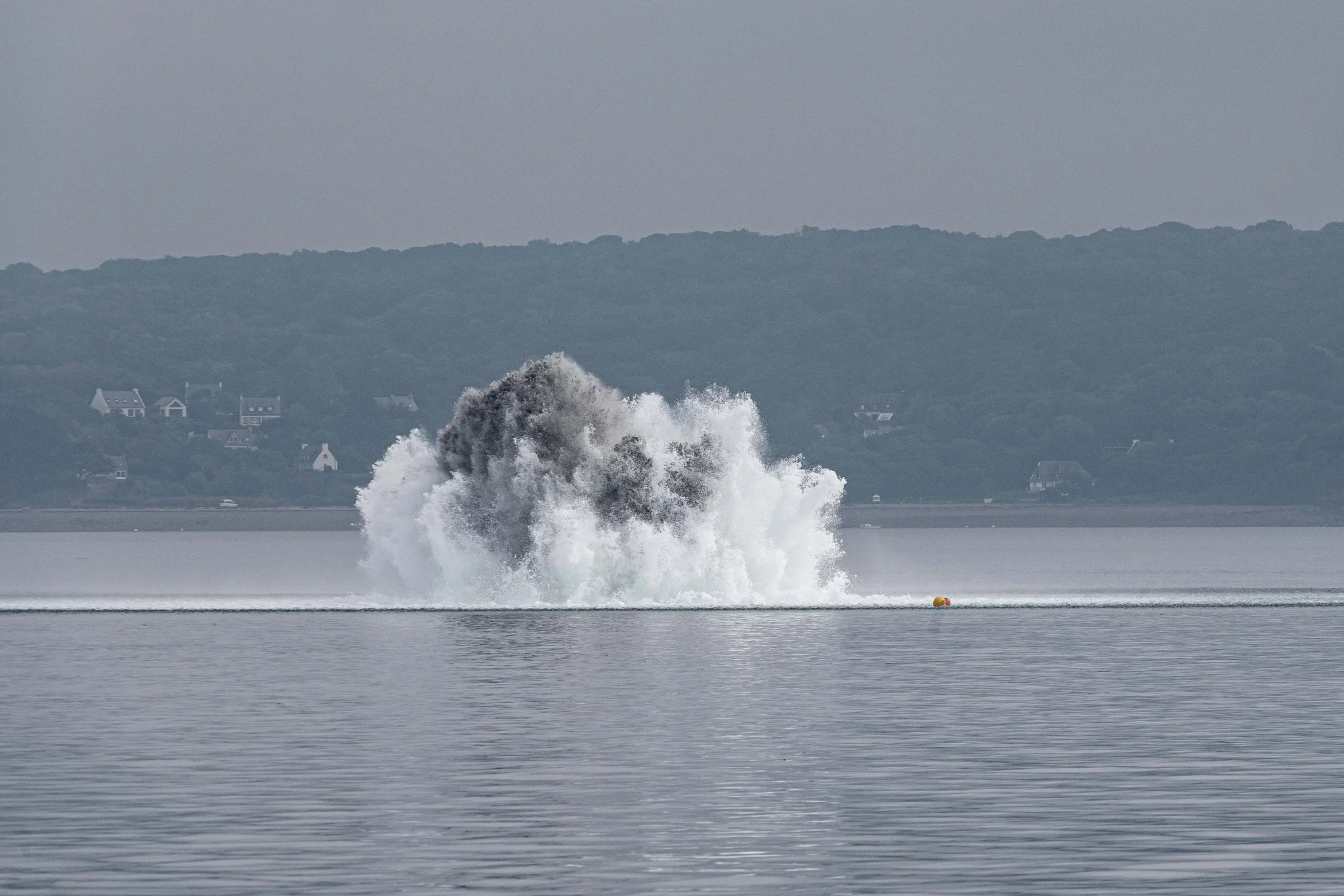Pétardement d'une mine en arde de Brest