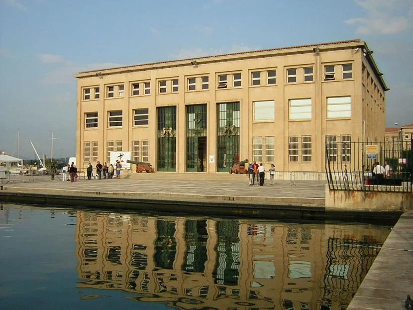 La façade est de la préfecture maritime de la Méditerranée