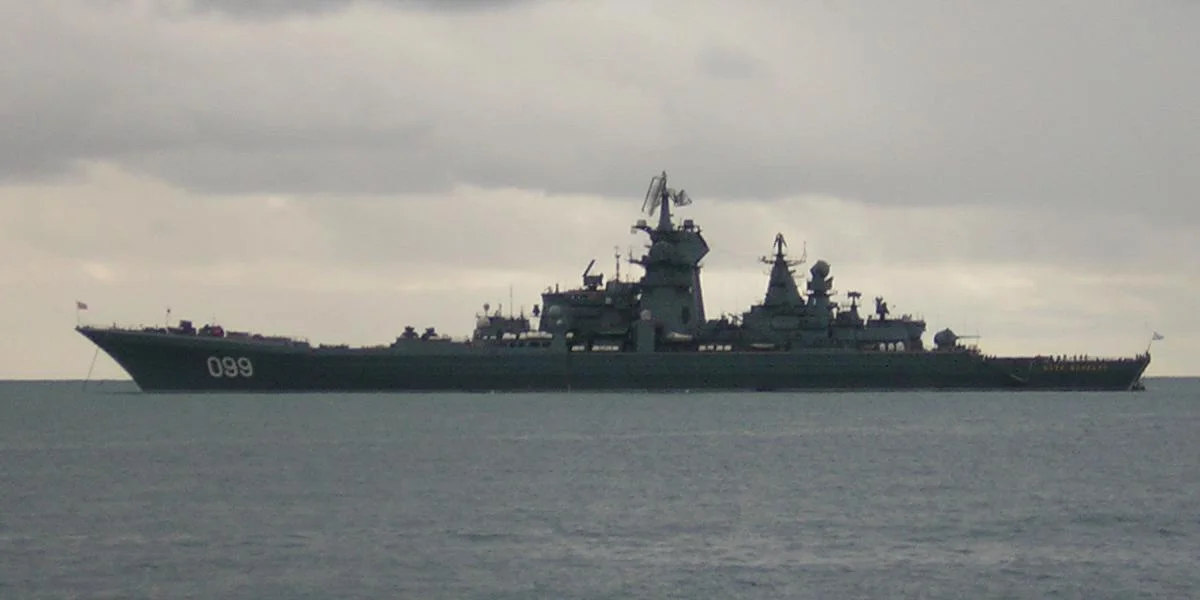 Le croiseur nucléaire russe Pierre le Grand à Toulon