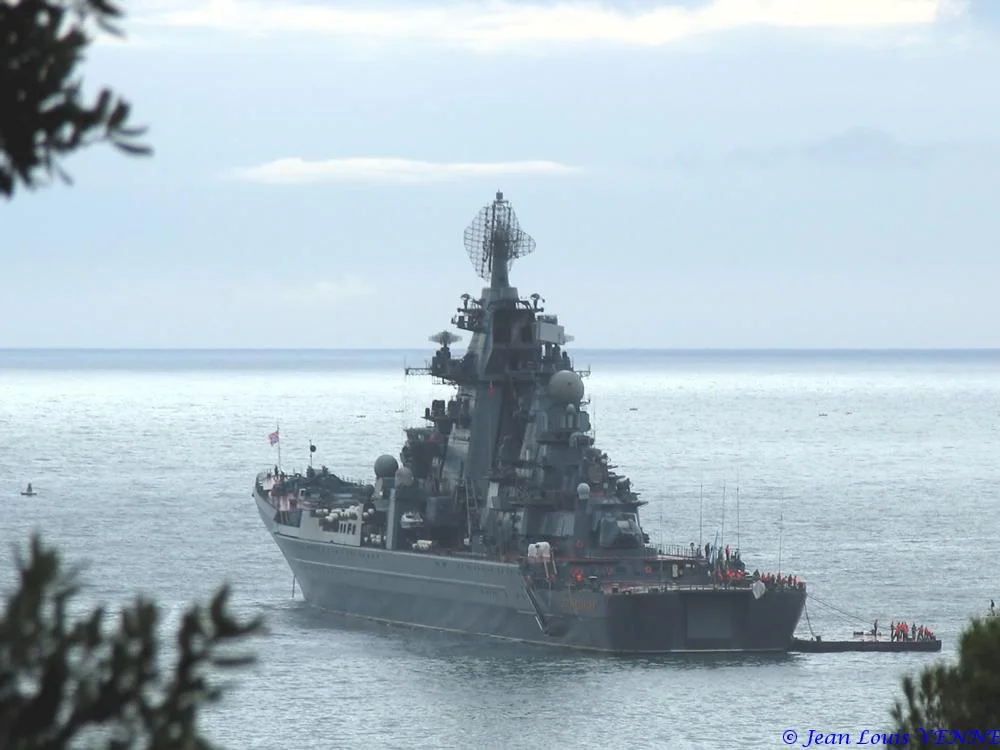 Le croiseur nucléaire russe Pierre le Grand à Toulon