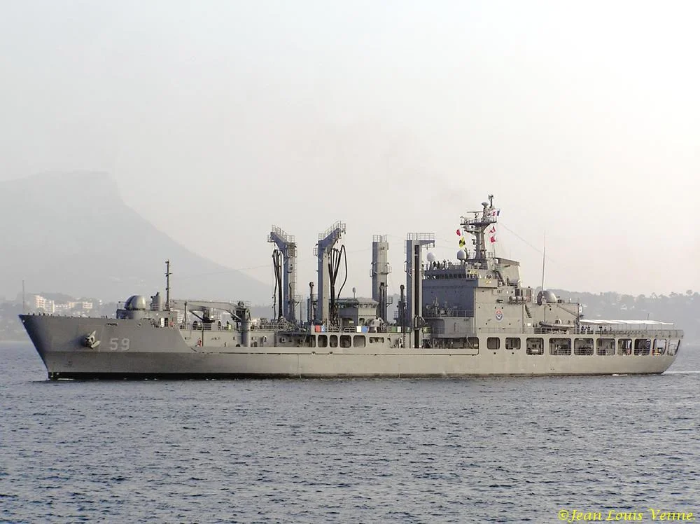 Le pétrolier-ravitailleur HWACHEON