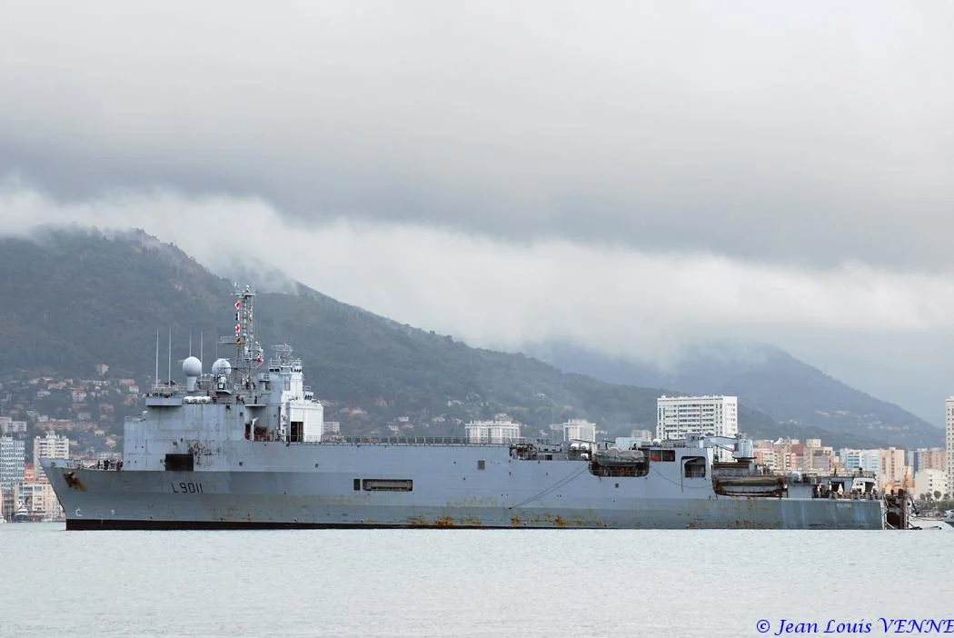 Un CTM sort du radier du TCD Foudre
