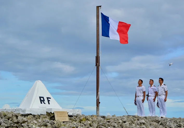 Cérémonie des couleurs sur l'île de Clipperton