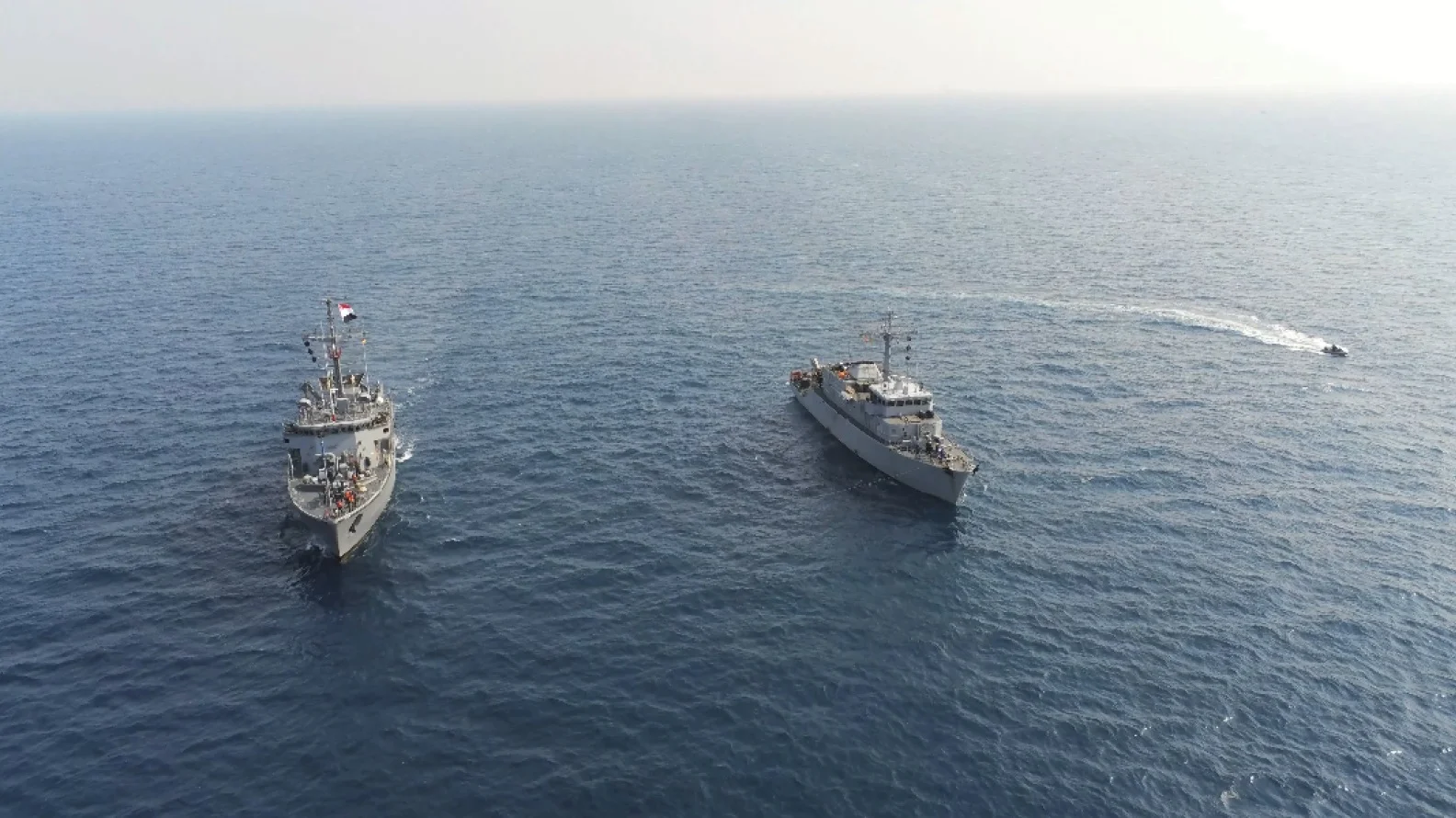 Les chasseurs de mines français Orion et égyptien El Sedeek