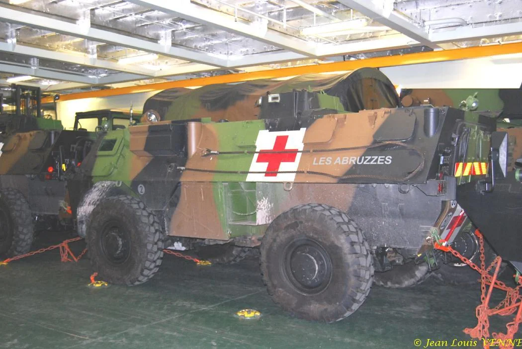 Dans les hangars du Mistral