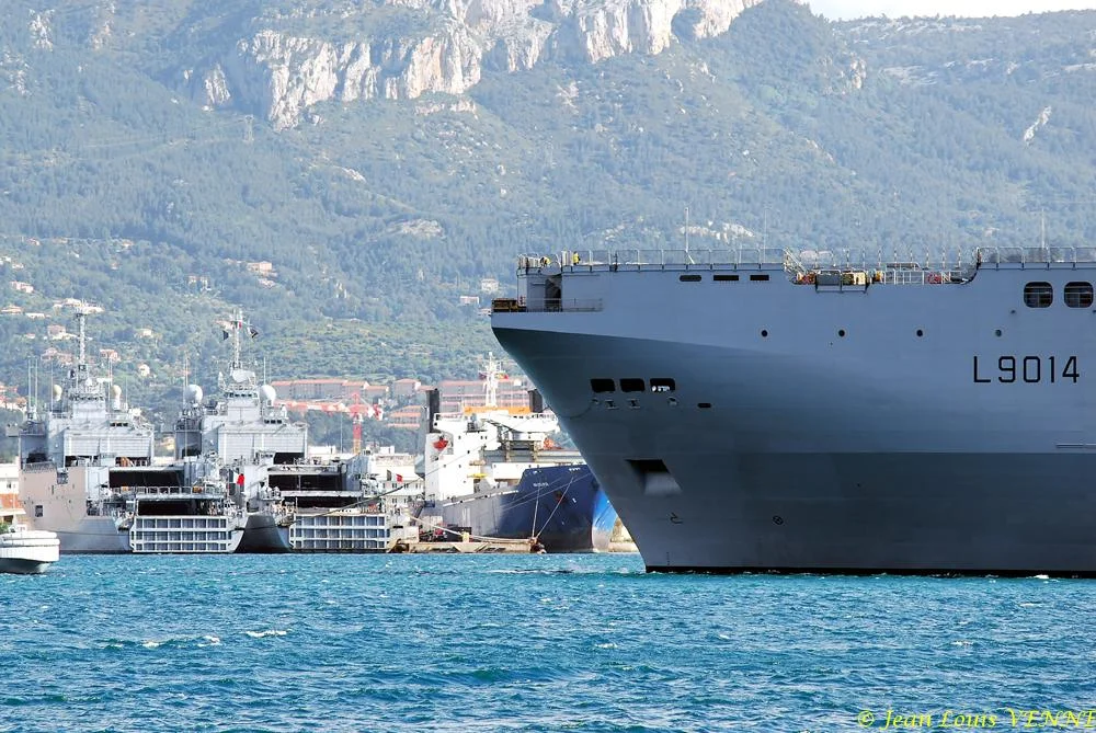 Le Tonnerre rentre à Toulon après une mission Corymbe