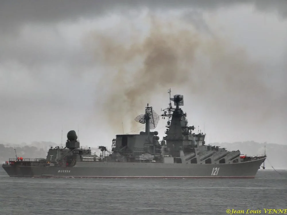 Le Moskva quitte Toulon