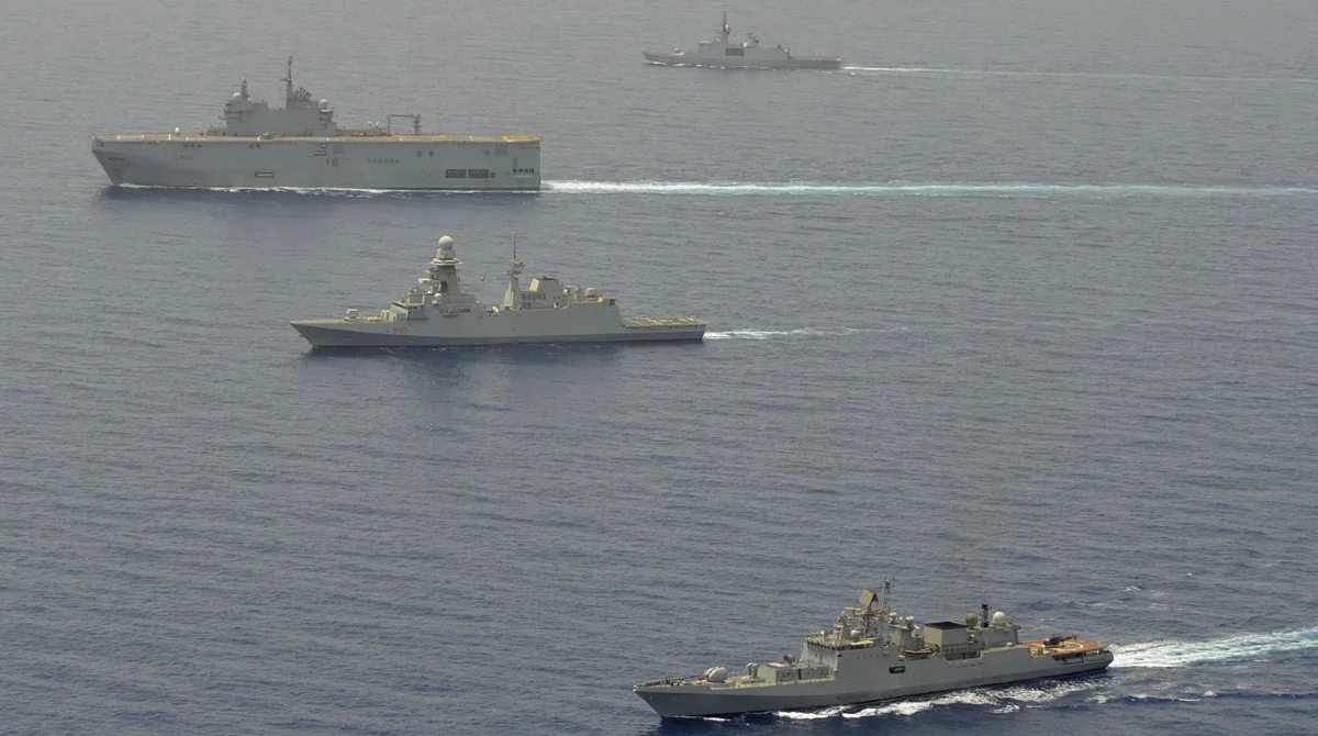 Les frégates italienne Carabinere, espagnole Navarra, ainsi que les Tonnerre et Surcouf