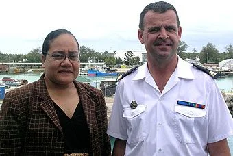 Le consul honoraire de France et le commandant du Révi