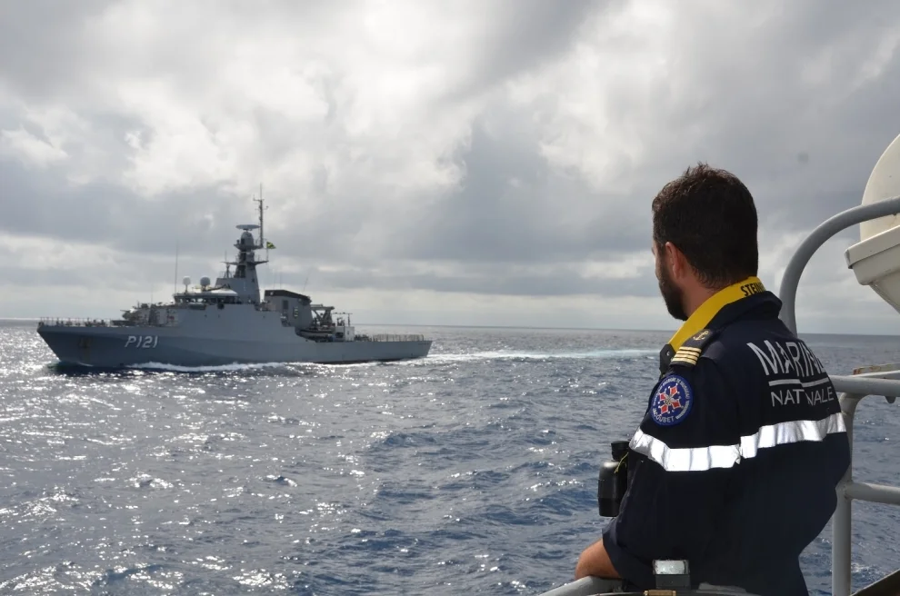 Le patrouilleur brésilien Apa vu depuis l'EV Jacoubet