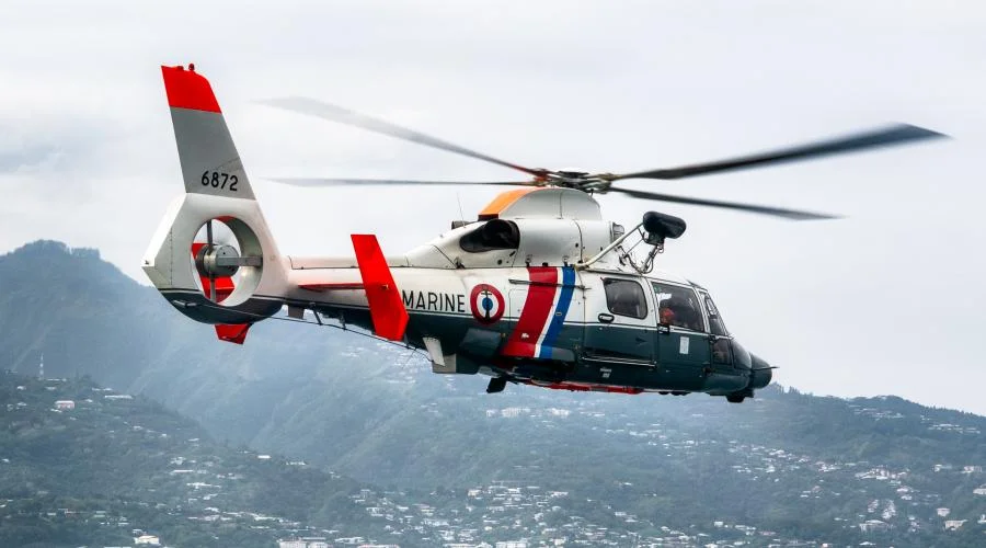 Un hélicoptère Dauphin