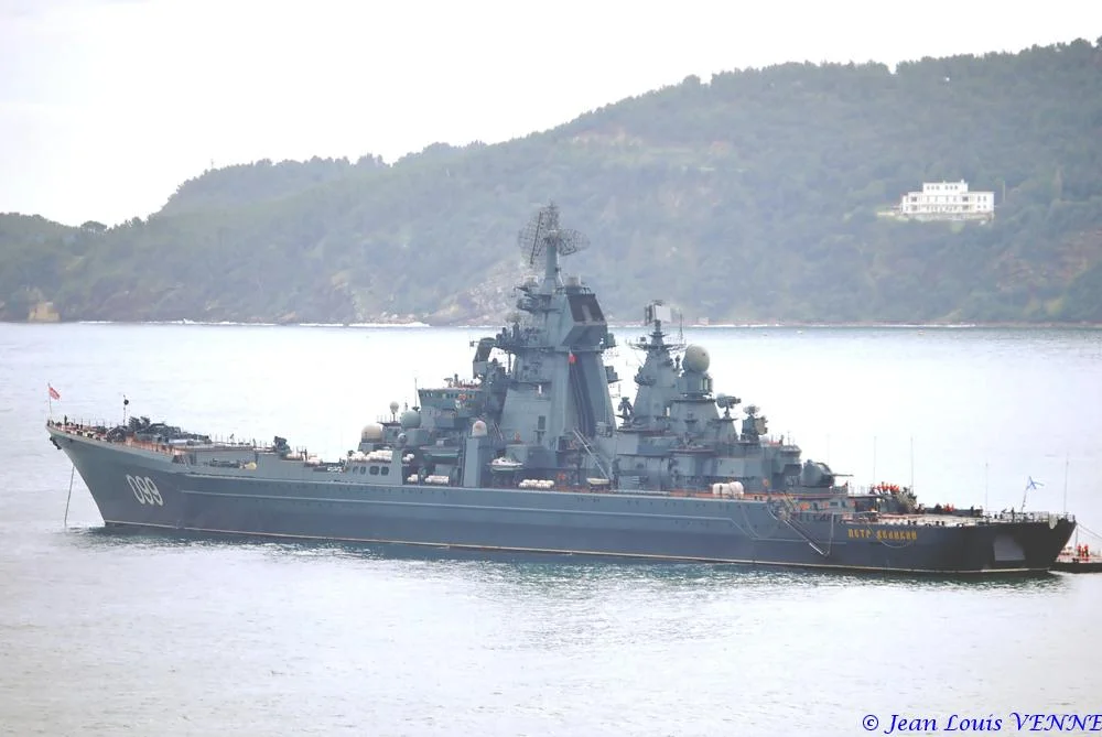 Le croiseur nucléaire russe Pierre le Grand à Toulon