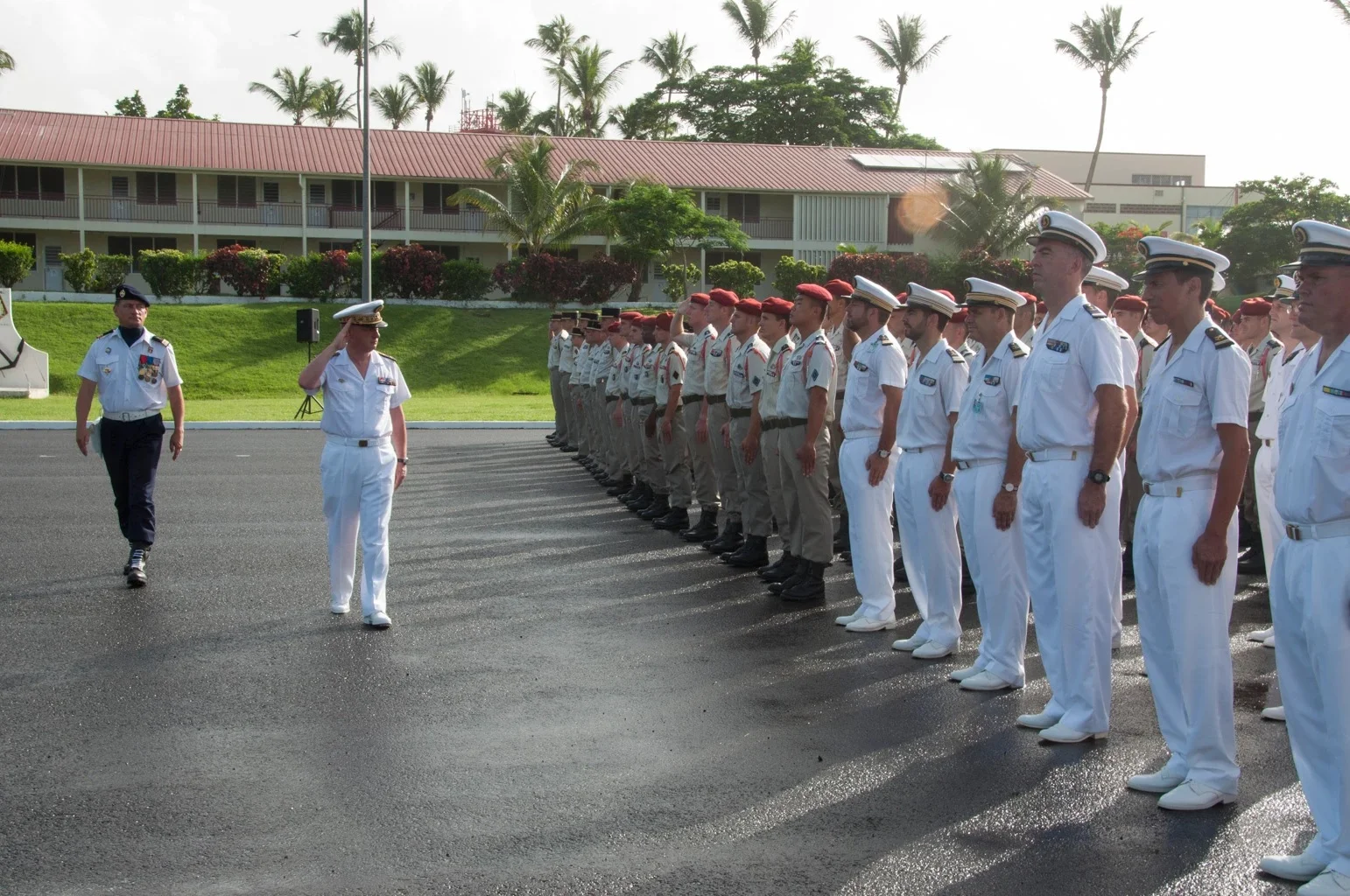 Cérémonie de prise de fonctions du contre-amiral Hausermann