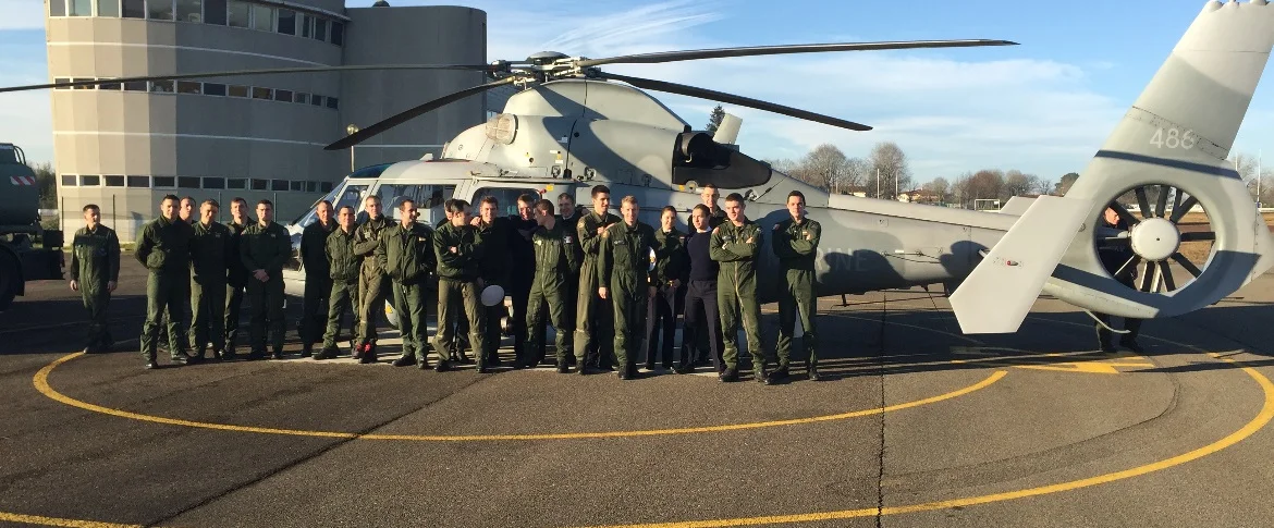 Des élèves marins du Détachement école de l’aéronautique navale
