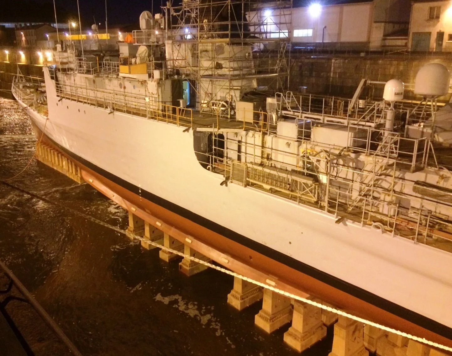 L’aviso Commandant l’Herminier au bassin