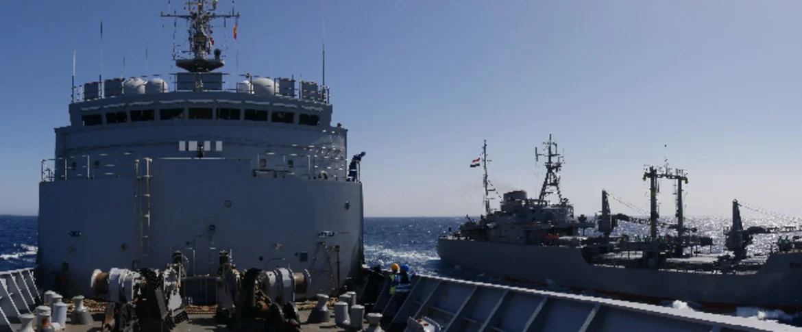 Le Var ravitaillé par la marine égyptienne