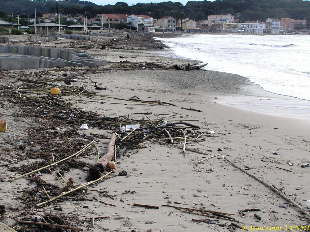 La plage des Sablettes après la tempête