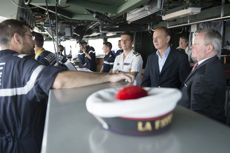Deux anciens commandants du La Fayette en passerelle