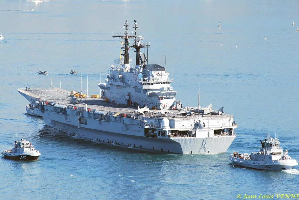 Porte-avions italien Garibaldi