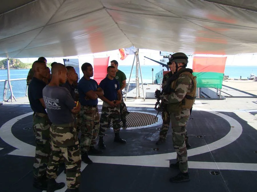 Le patrouilleur hauturier l’Adroit effectue une relâche opérationnelle à Antsiranana