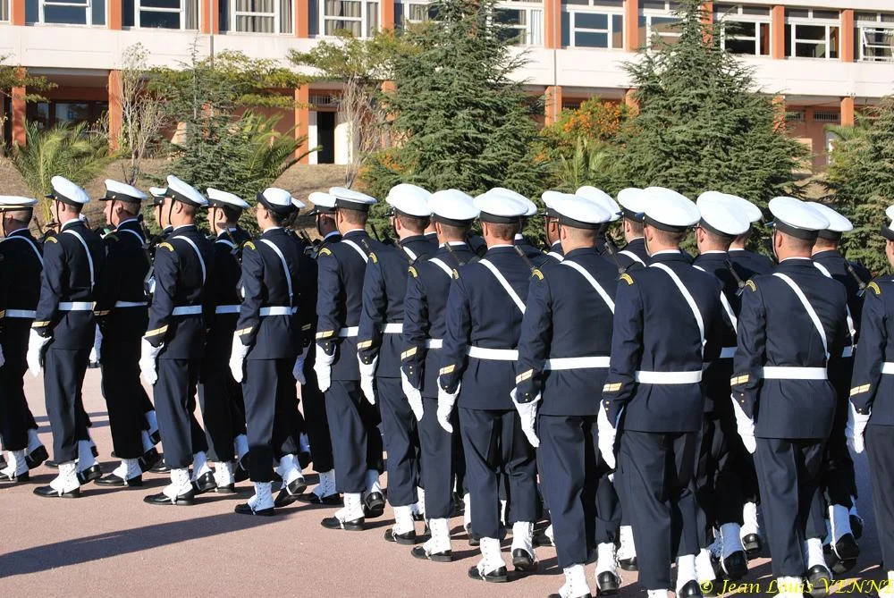 Présentation aux drapeaux du CIN Saint-Mandrier 