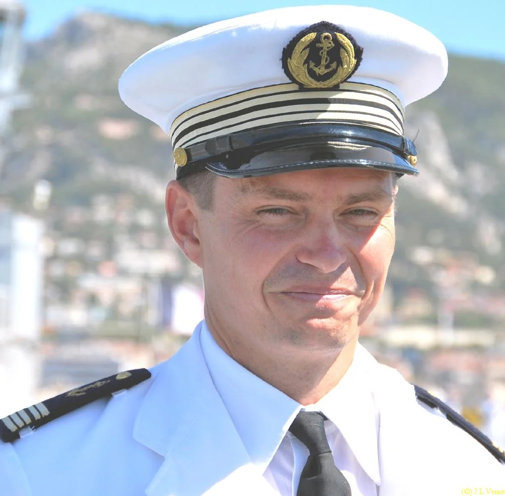 Le nouveau commandant, le CV Moreau