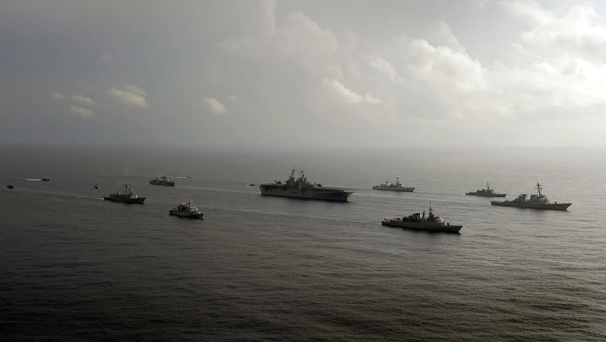 Des navires des Etats-Unis et d'autres participent Ã  un exercice photo au large de la cÃ´te du Panama pendant l'exercice Panamax 2007