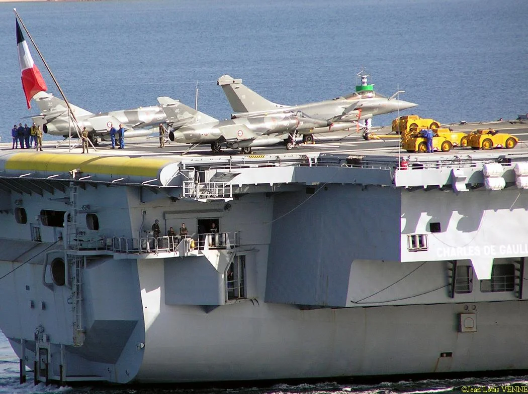 Le Charles de Gaulle prend la mer