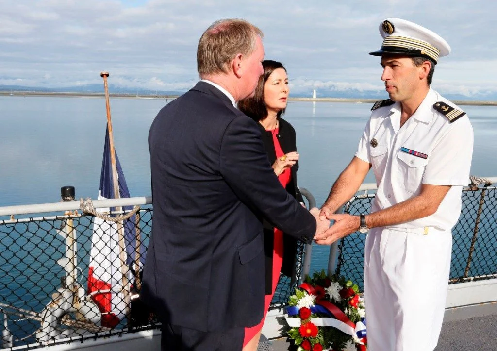 En escale à Nelson, le « Prairial » reçoit le soutien des autorités néozélandaises à la France