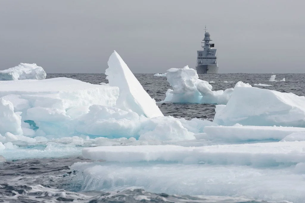 Le Chevalier Paul s’approchant des glaces