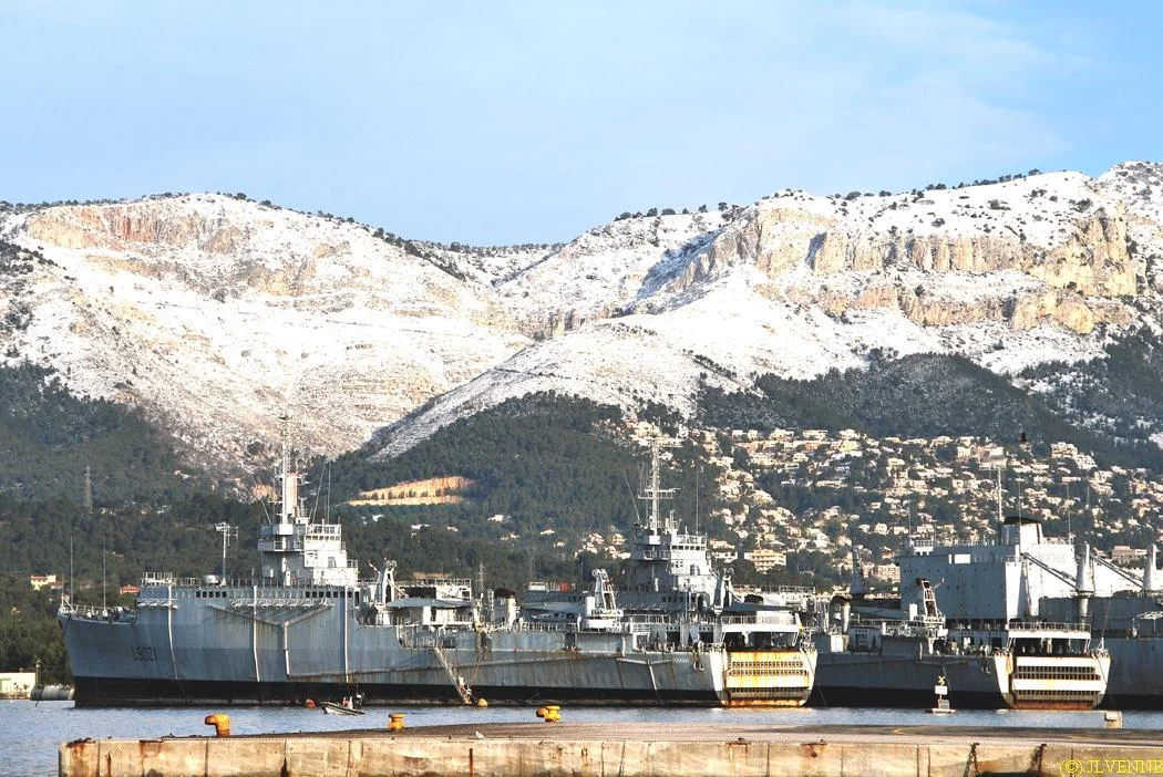 Toulon et ses montages enneigées