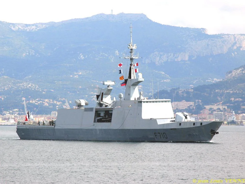 La frégate La Fayette appareille de Toulon