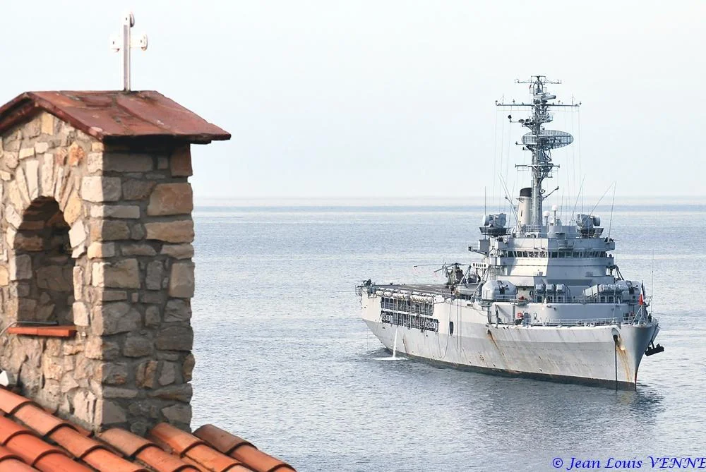 La Jeanne d’Arc au mouillage devant Toulon