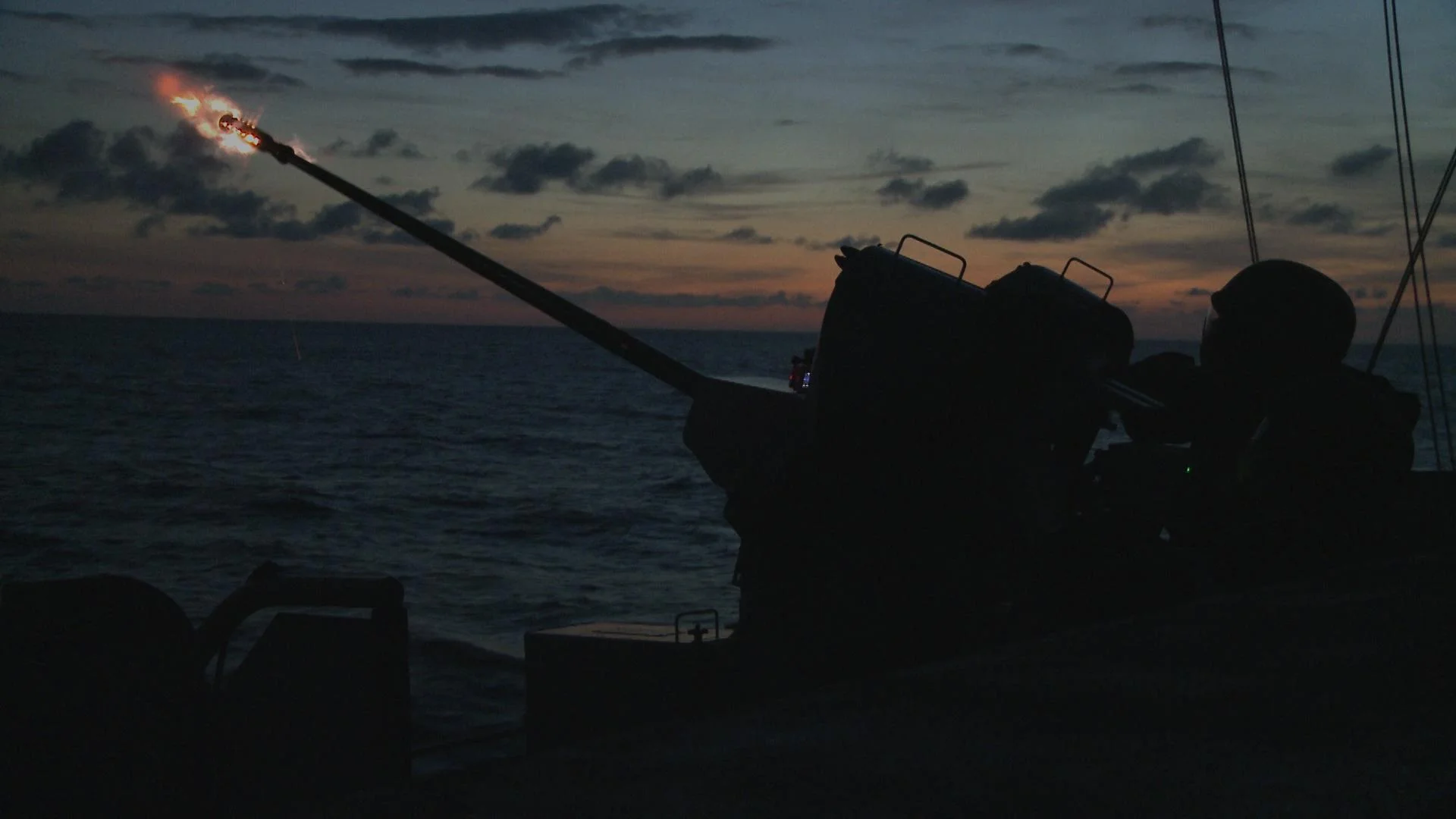 Tir de nuit au canon de 20 mm
