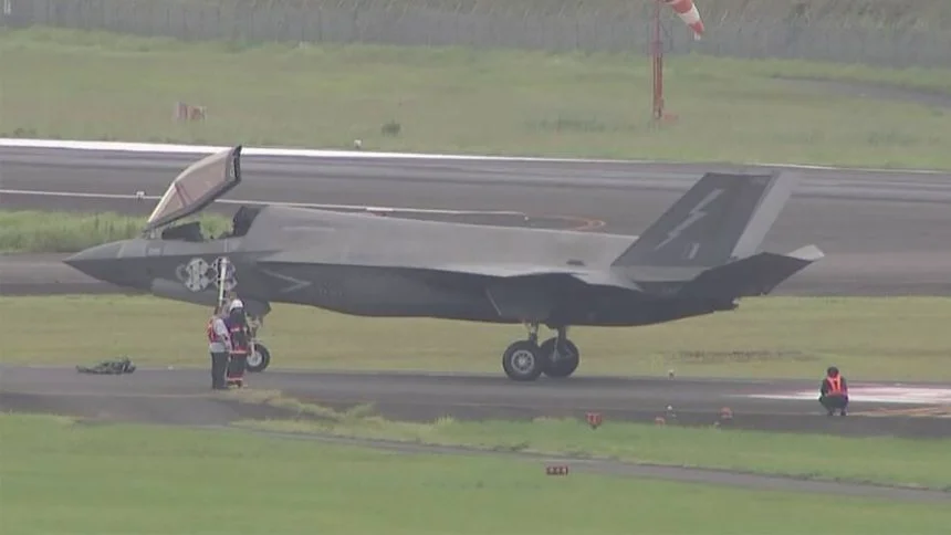 Un chasseur F-35B britannique sur l'aéroport japonais de Kagoshima