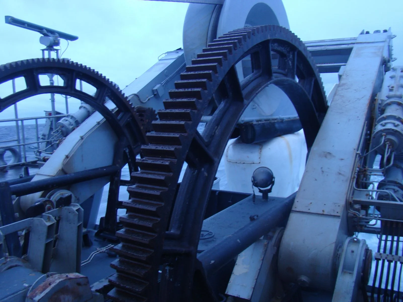 Mise à l'eau du sonar remorqué