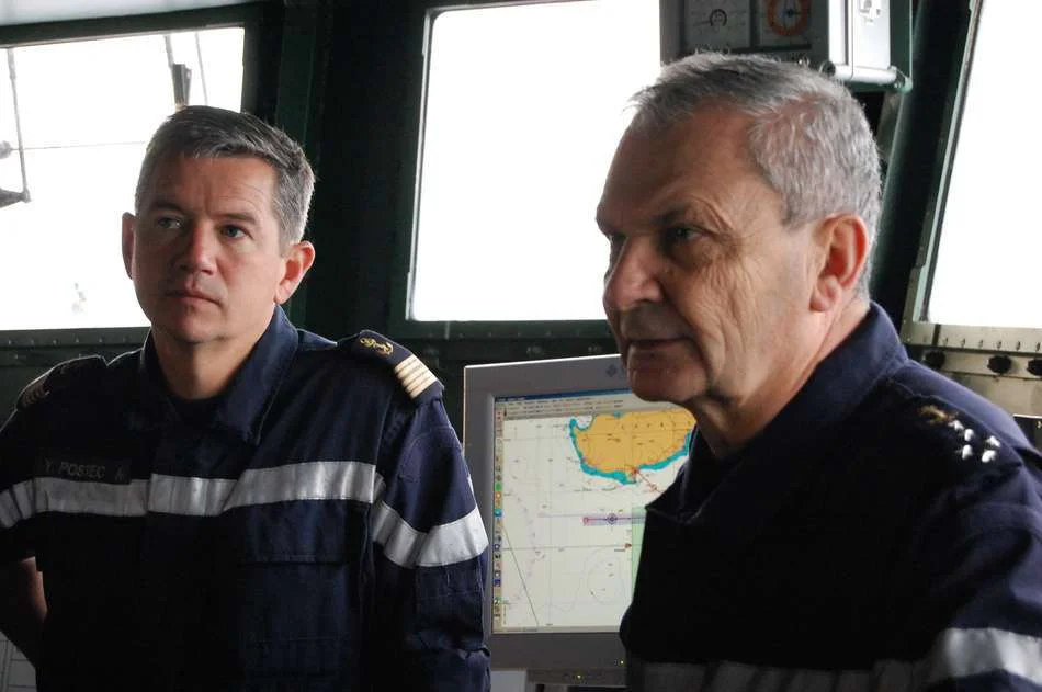 Ã€ la passerelle avec le commandant